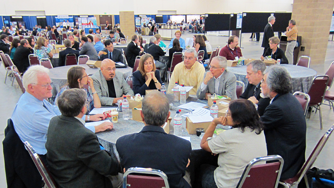 Dr. Nakatsuji (foreground right) taking part in a roundtable discussion during the expert luncheon