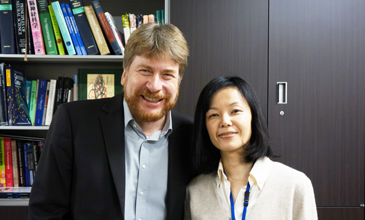 ライプニッツ賞受賞のフランク・ブラドケ教授がiCeMSを訪問 | ニュース