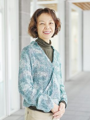 見学 美根子